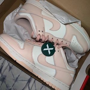 W Nike Dunk Lows Sail / Orange Pearl